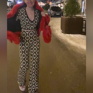 Apres ski outfit finders keepers black and white 4 piece knit pant set